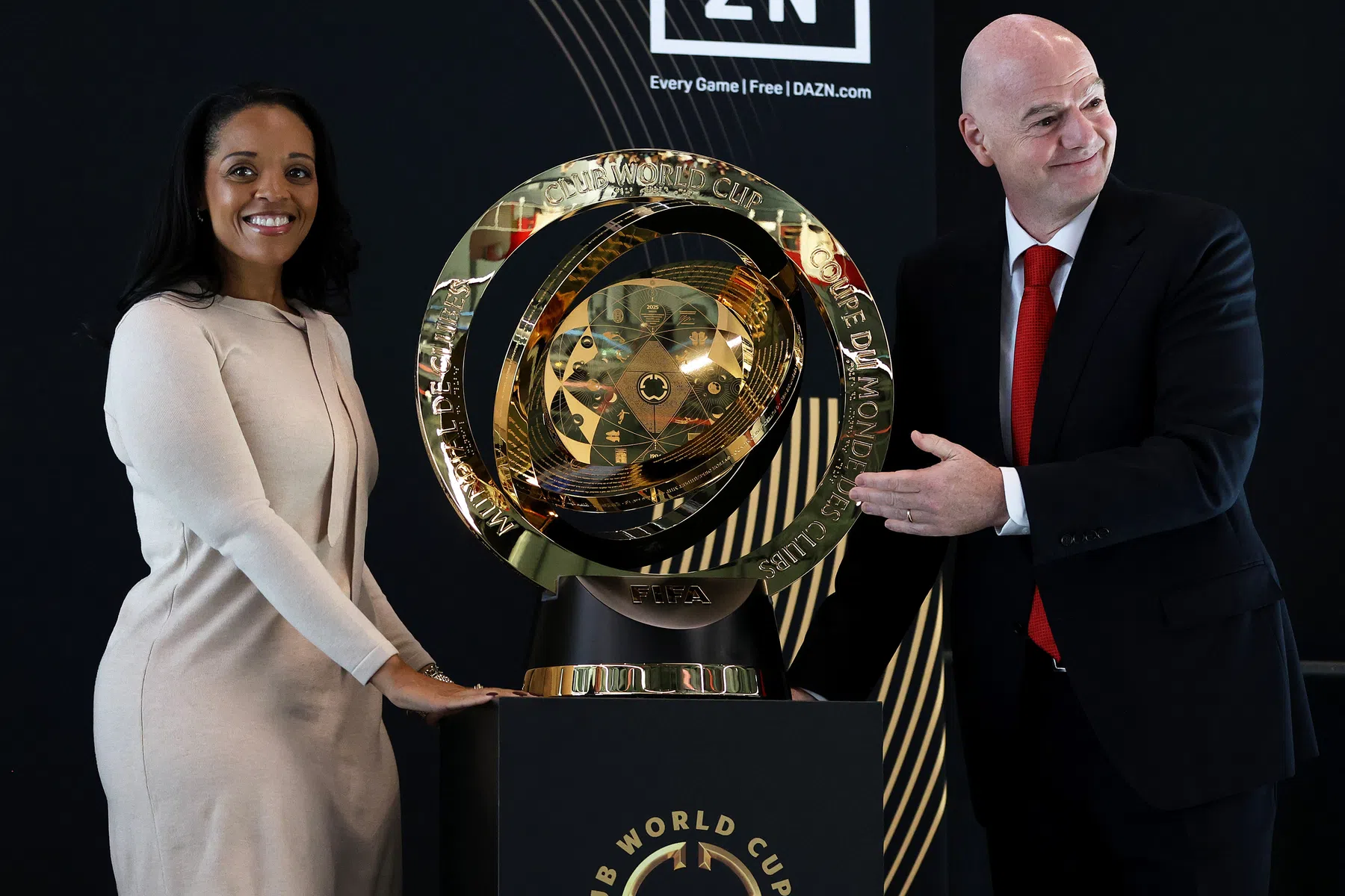 FIFA raakt tickets club-WK nog altijd aan de straatstenen niet kwijt