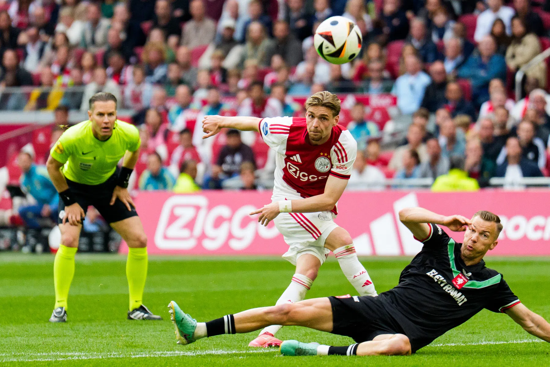 Taylor en Baas vallen in de prijzen bij supportersvereniging van Ajax