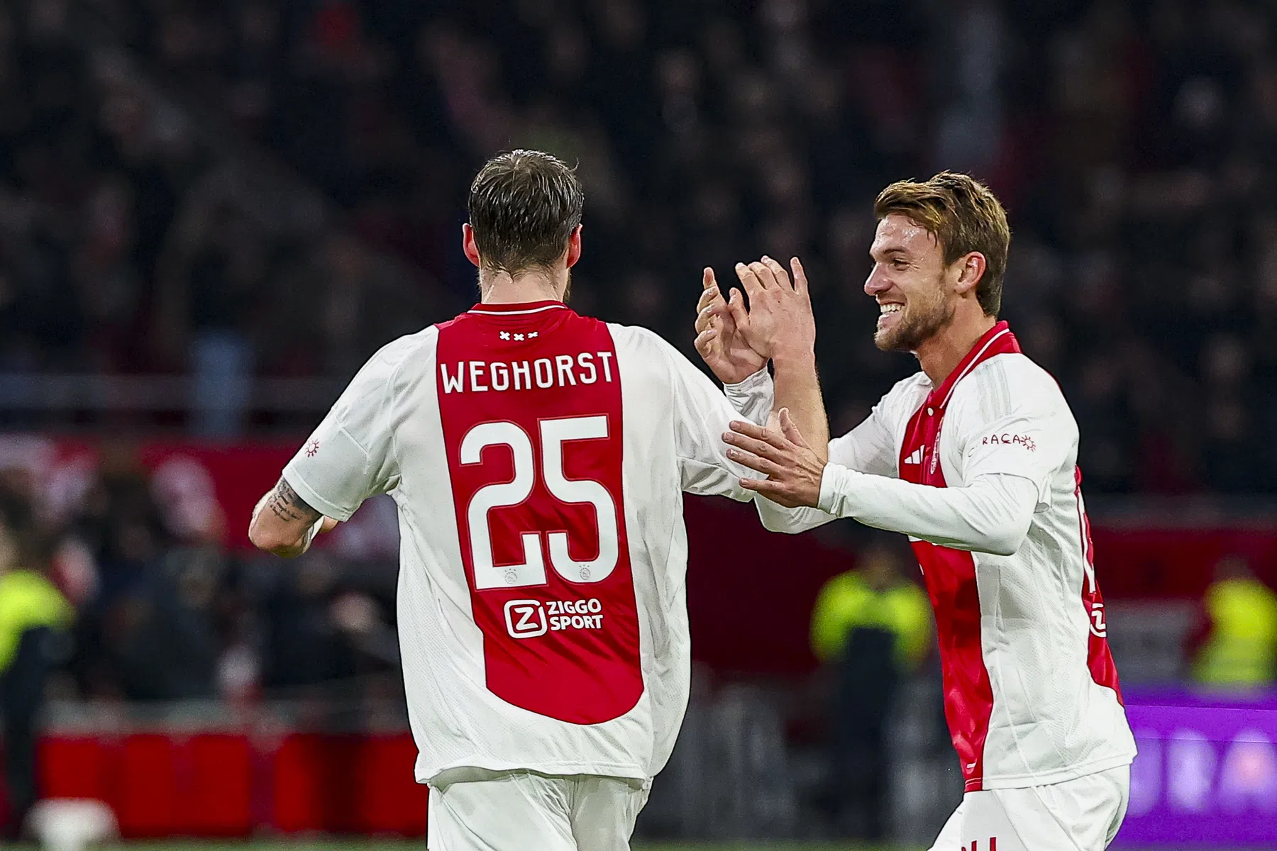 Weghorst wil bij Ajax blijven: 'Kan niet wachten op volgend jaar'