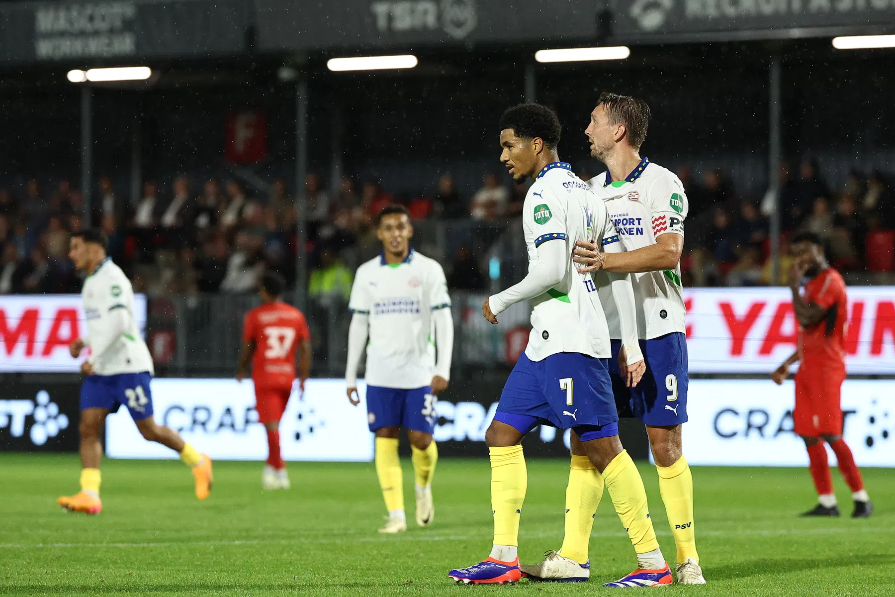 De Jong prijst ploeggenoot en VI's Speler van het Jaar: 'Exceptioneel'