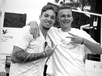 Kemper en Valente begraven strijdbijl uit Eredivisie op strand van Ibiza