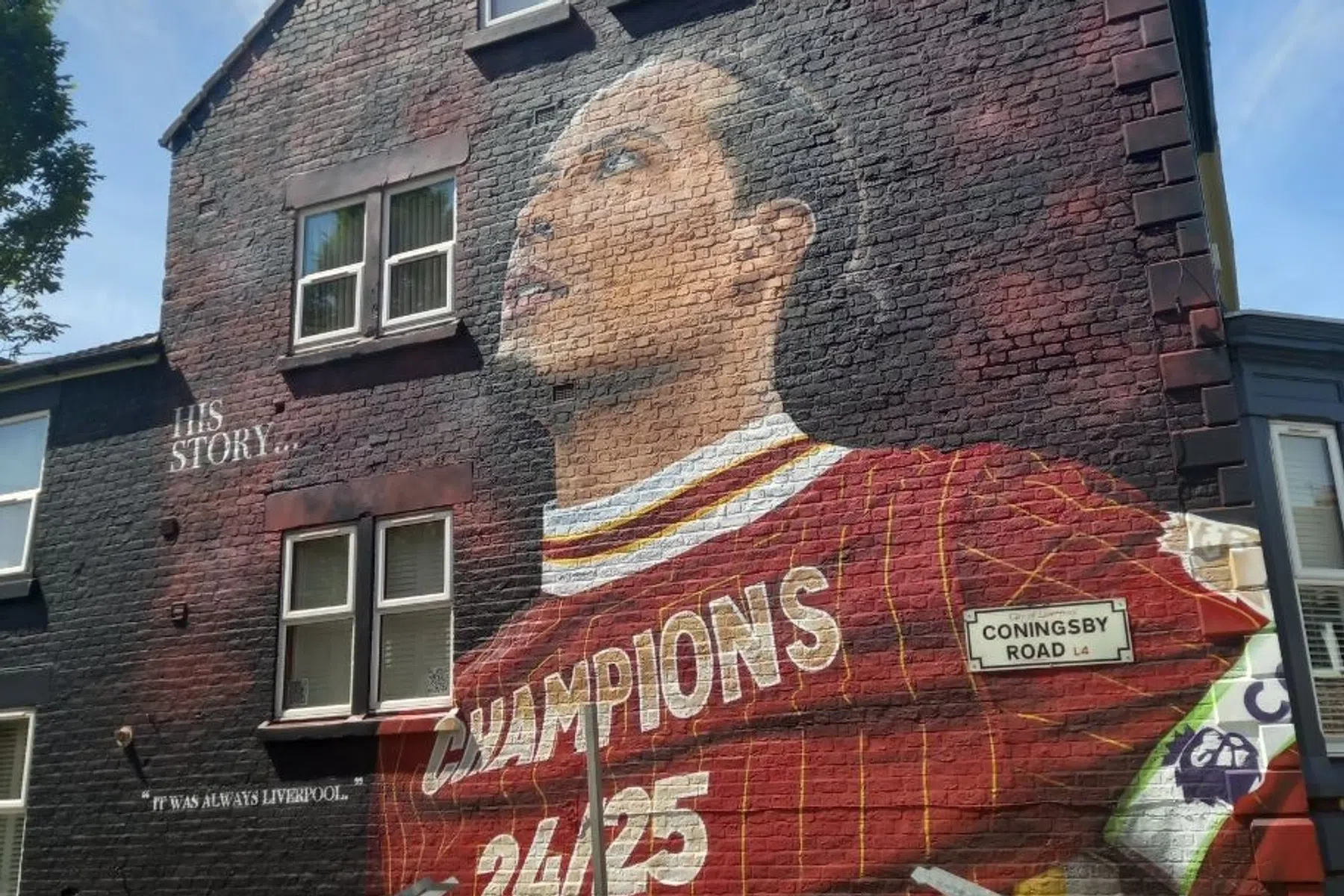 Geweldige eer voor Van Dijk: grote muurschildering bij Anfield