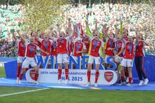 Thumbnail for article: Slegers straalt na historische CL-zege: 'We hebben iets enorms bereikt'