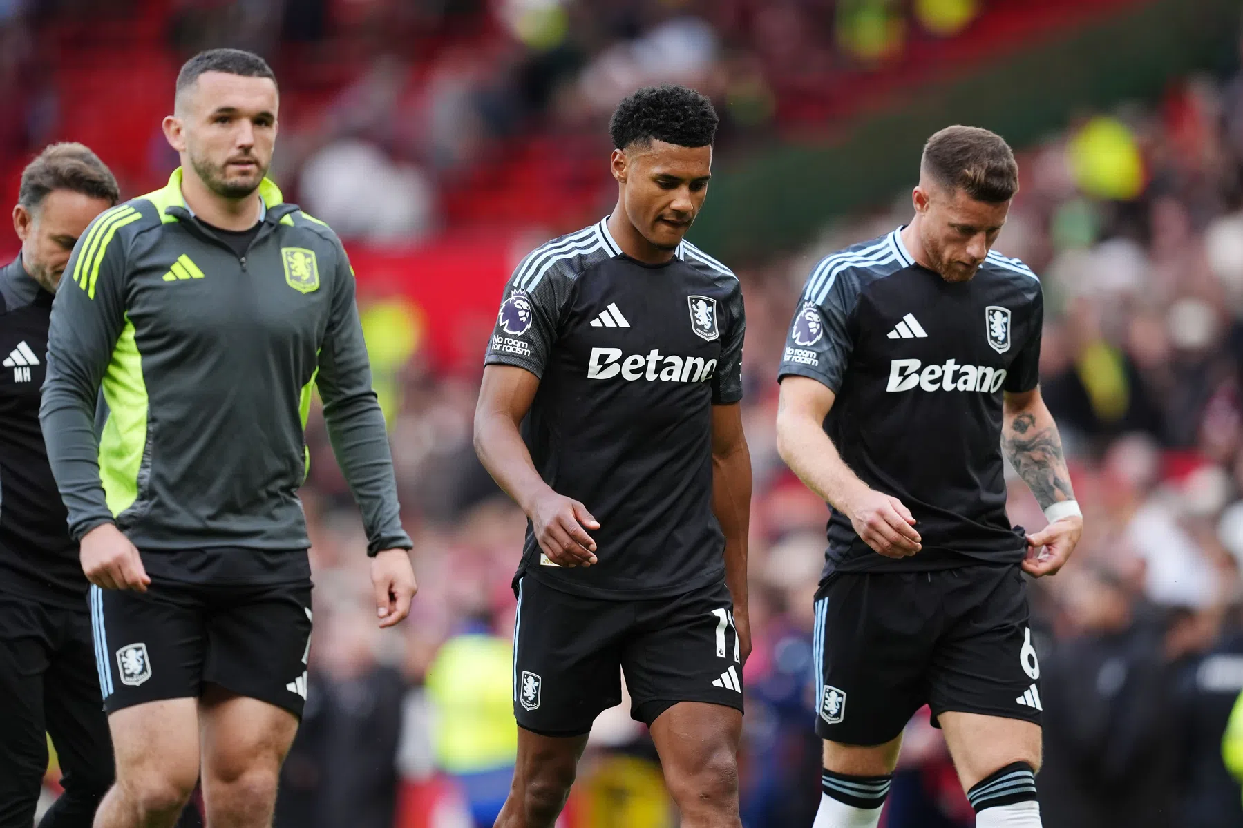 McGinn gefrustreerd om arbitrale dwaling: 'De jongens zitten er echt doorheen'