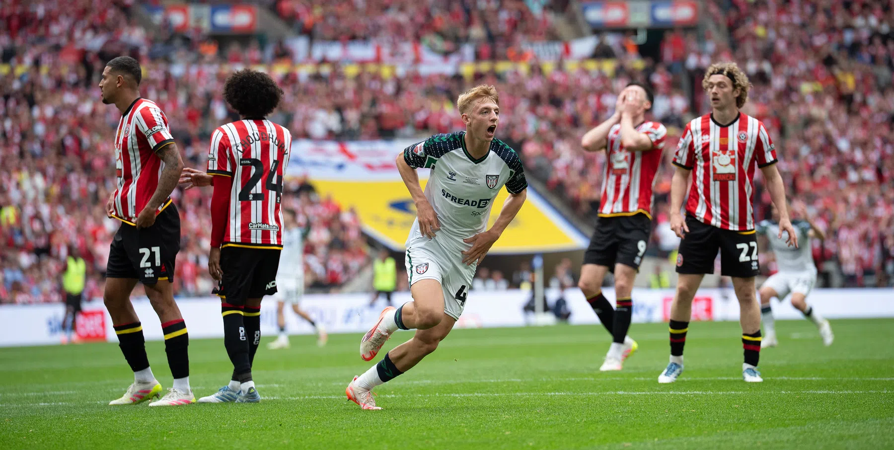 Britse media loven matchwinner Watson van Sunderland: 'Hij lacht het laatst'