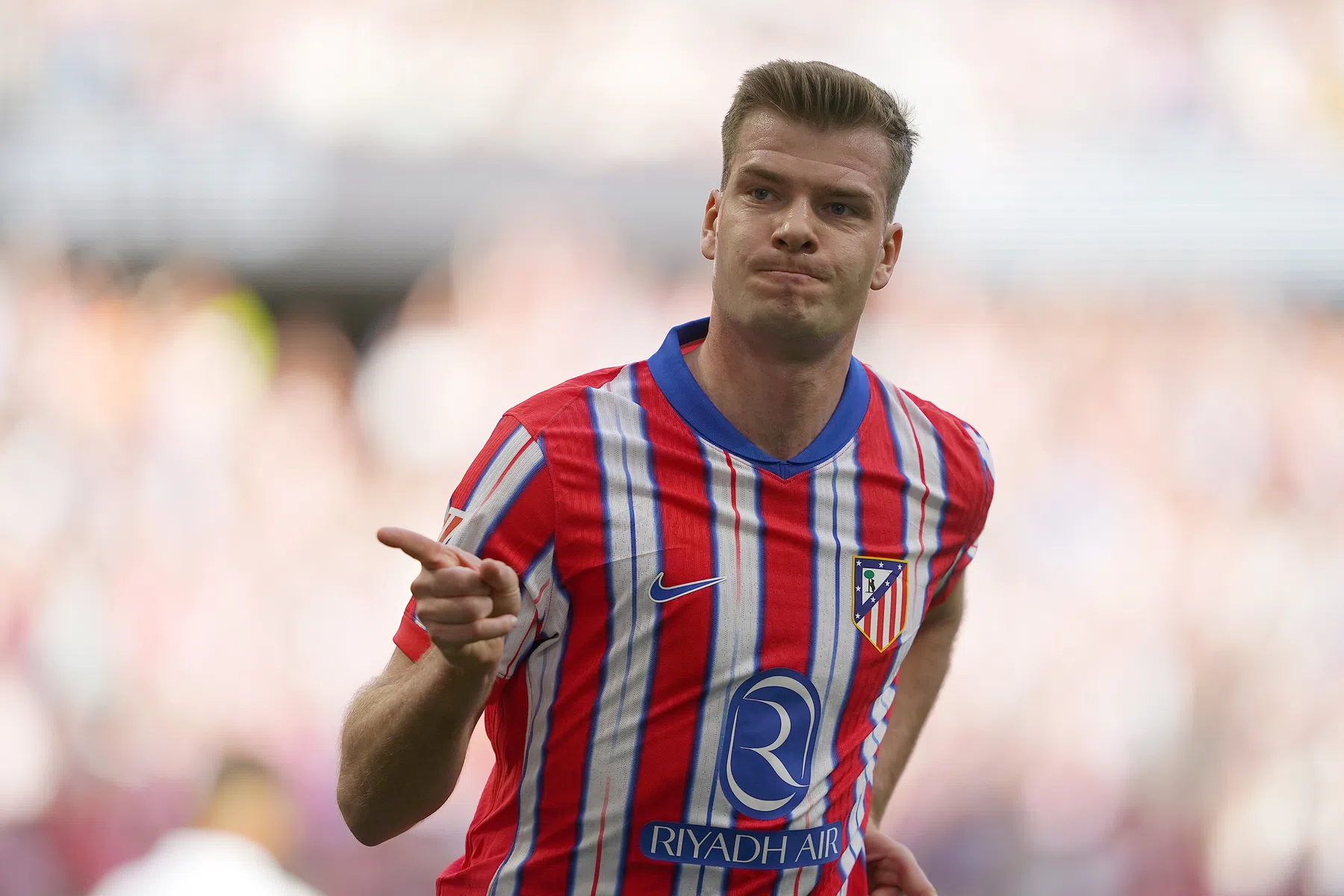 Supersub Sørloth maakt status waar en komt in rijtje met Mbappé