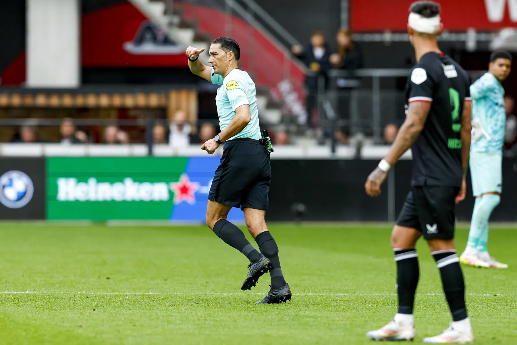 Van Wolfswinkel ontsnapt: 'In begin van seizoen was dit eerder rood geweest'