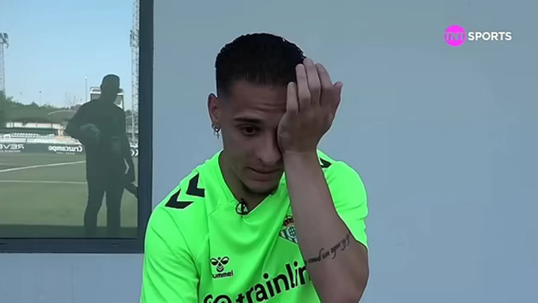 Antony barst in tranen uit als hij over duistere dagen bij Man Utd begint
