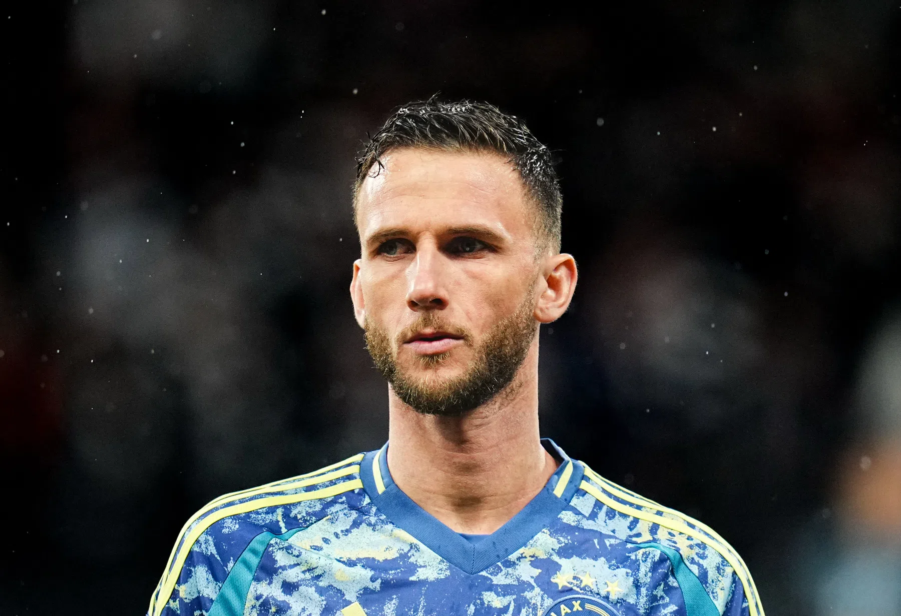 Van den Boomen maanden aan de kant bij Ajax na rugoperatie