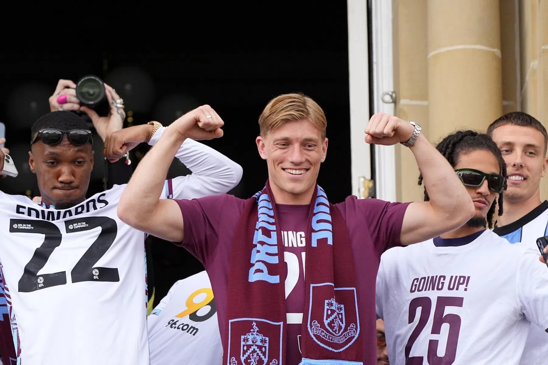 Transfer definitief: Flemming gaat de Premier League in