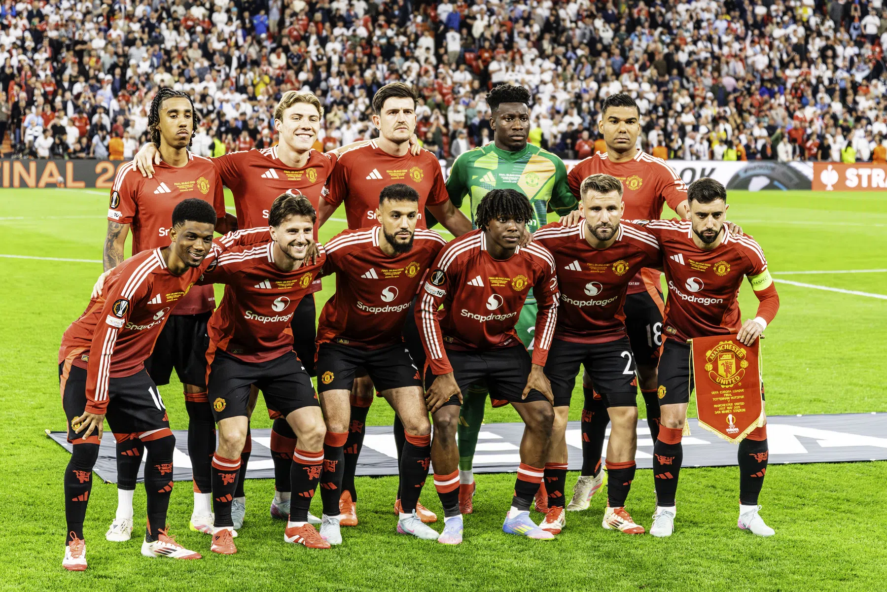 Man Utd wel langs Hong Kong ondanks bijzonder Fernandes-moment