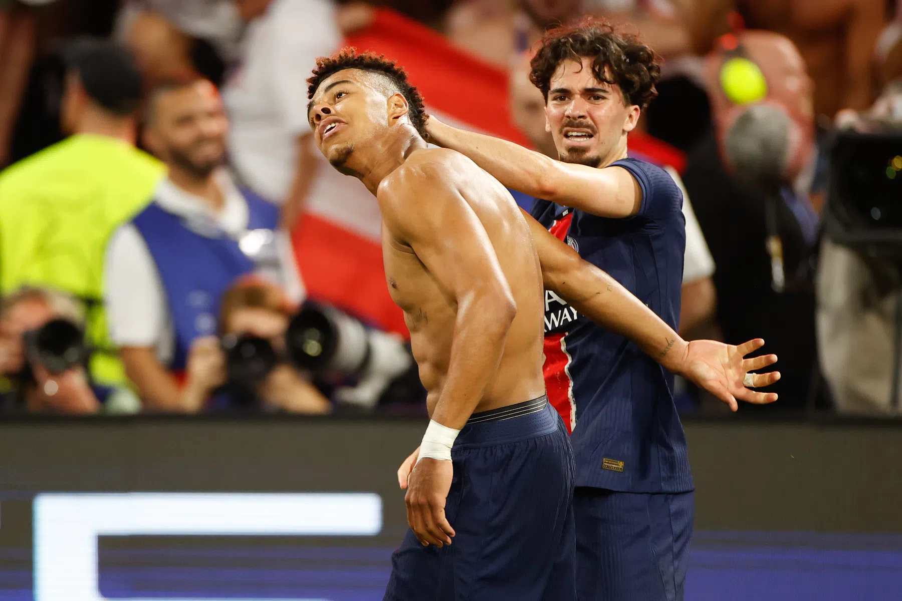 Uitblinker Doué krijgt publiekswissel na historische prestatie in CL-finale