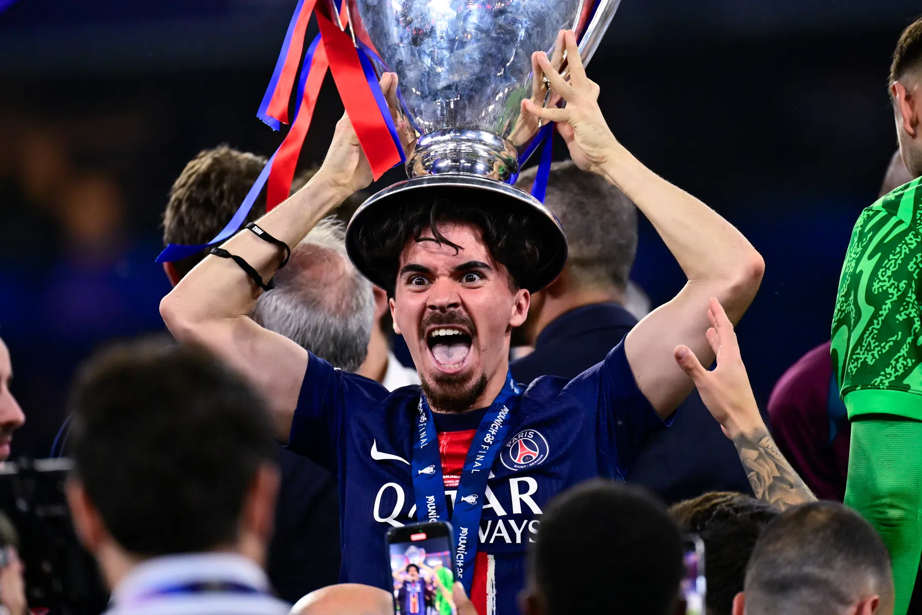 Wenger fileert Inter, Gerrard onder de indruk van 'nieuwe Modric' en lof voor Doué