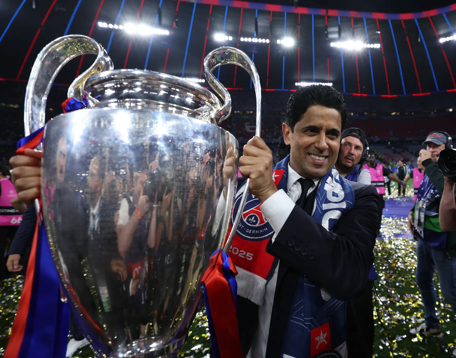 Droom Al-Khelaïfi komt uit, president PSG stopt tv-show om Enrique te bedanken