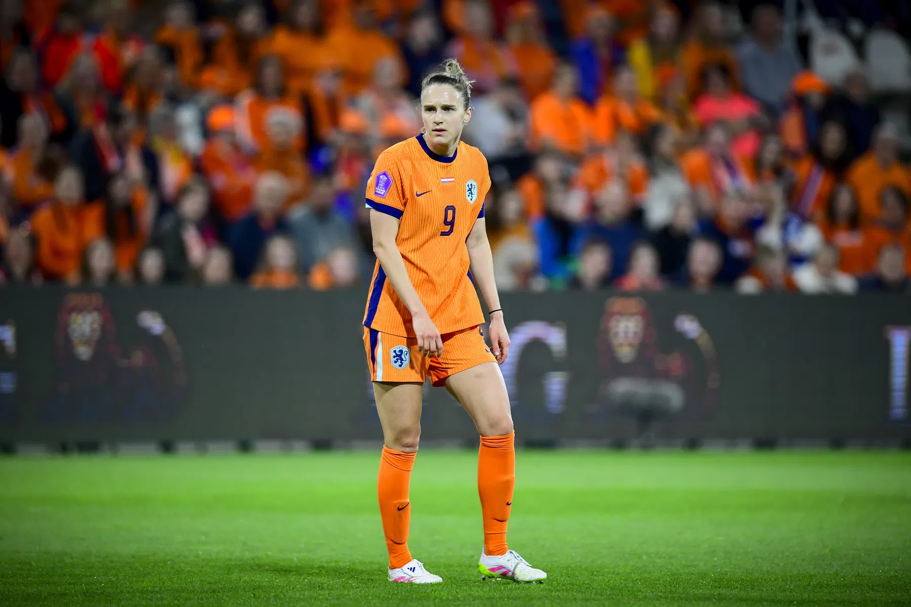 Miedema verlaat trainingskamp en mist ontmoeting met Schotland