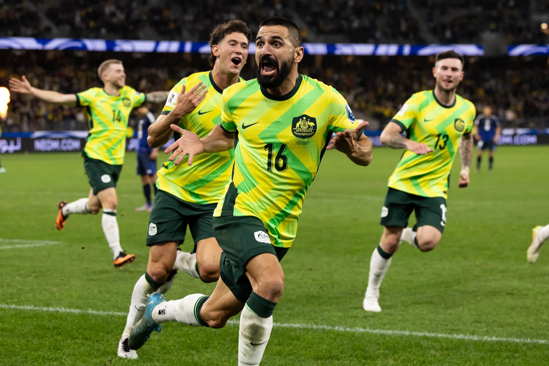 Australië kan WK bijna niet meer ontgaan na late zege
