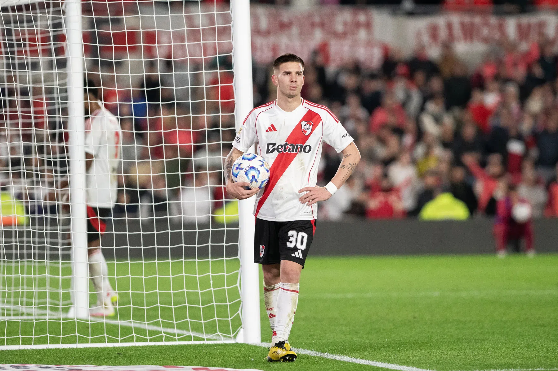 Real lijkt PSG af te troeven in strijd om gewild Argentijns toptalent