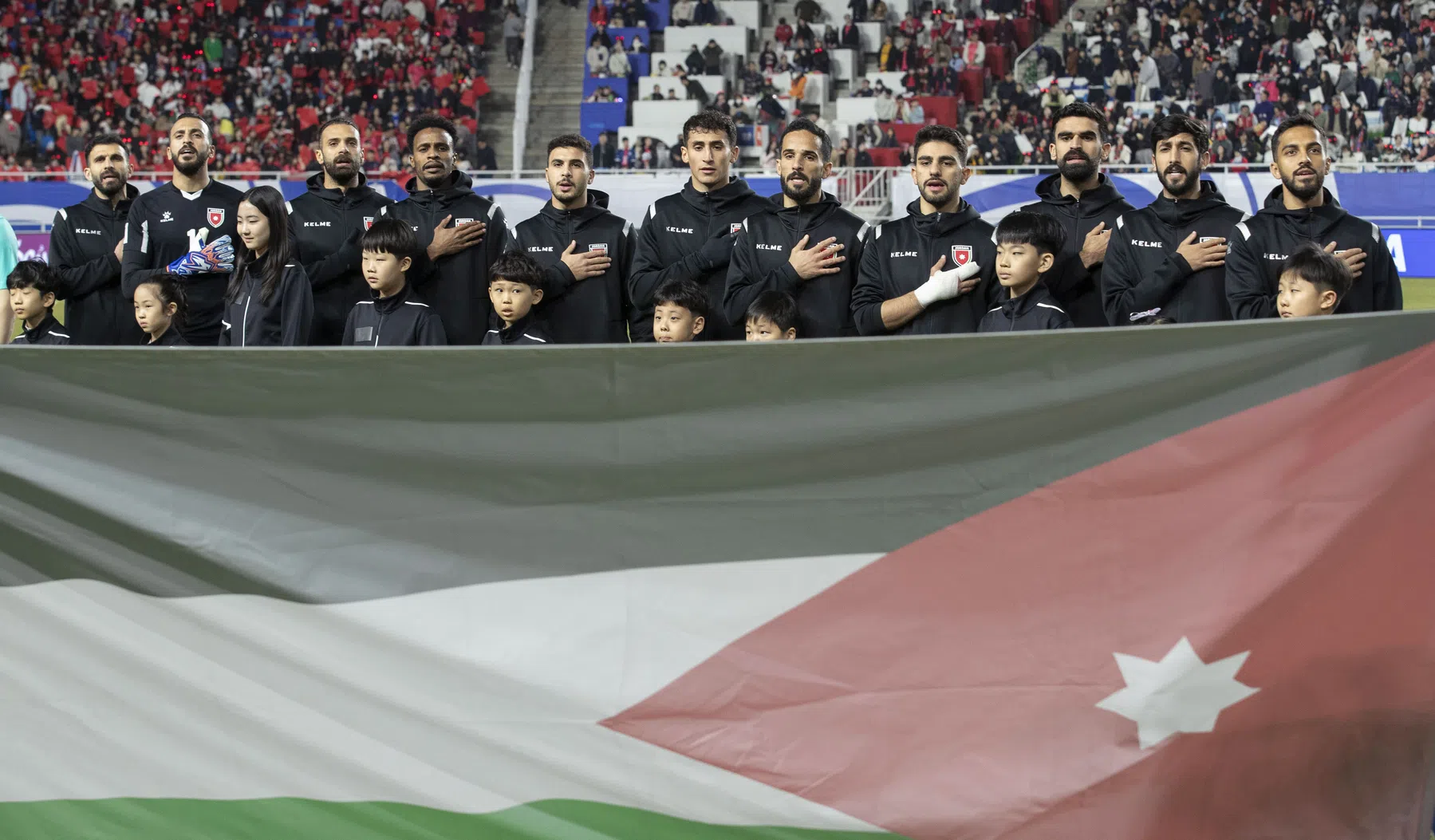 Na Oezbekistan nog een WK-debutant: Hwang en co helpen Jordanië aan primeur