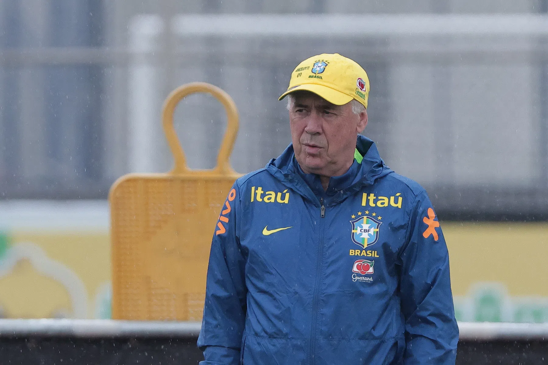 Kleurloos debuut Ancelotti, wippertje Álvarez beslissend voor Argentinië