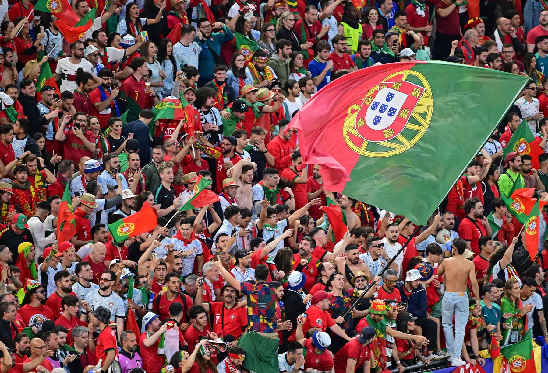 Kies tussen Portugal en Spanje: maak kans op 50x je inzet!