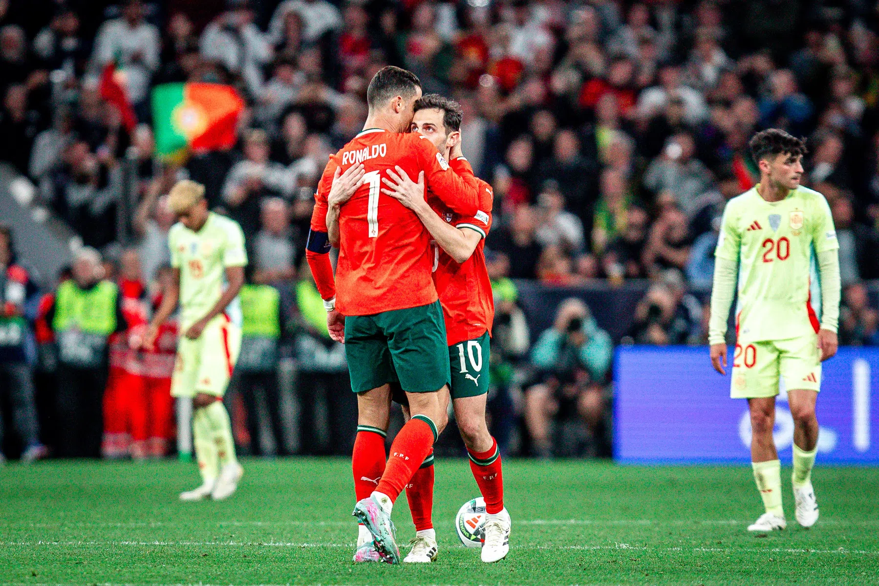 Portugal onttroont Spanje in Nations League na strafschoppen