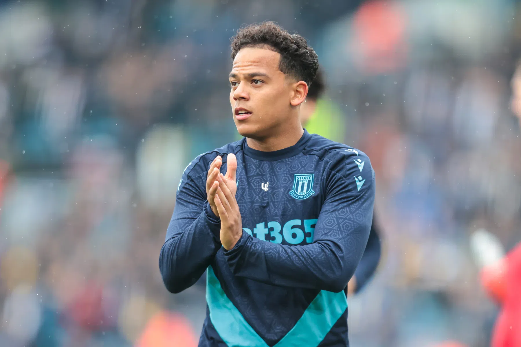 Blijft Jong Oranje-aanvaller Manhoef bij Stoke City? 'Ik heb ook mijn ambities'