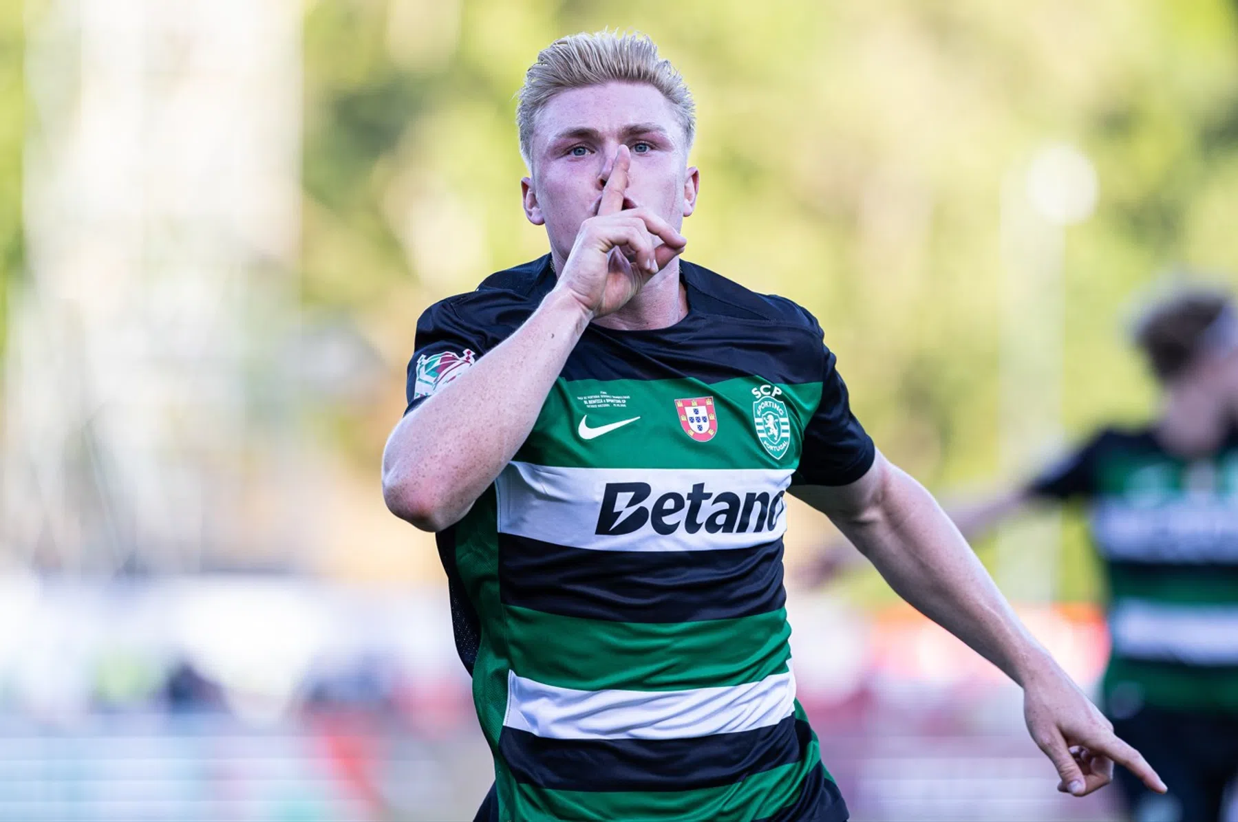 De jonge Deense aanvaller die veelzijdiger is dan Erling Haaland