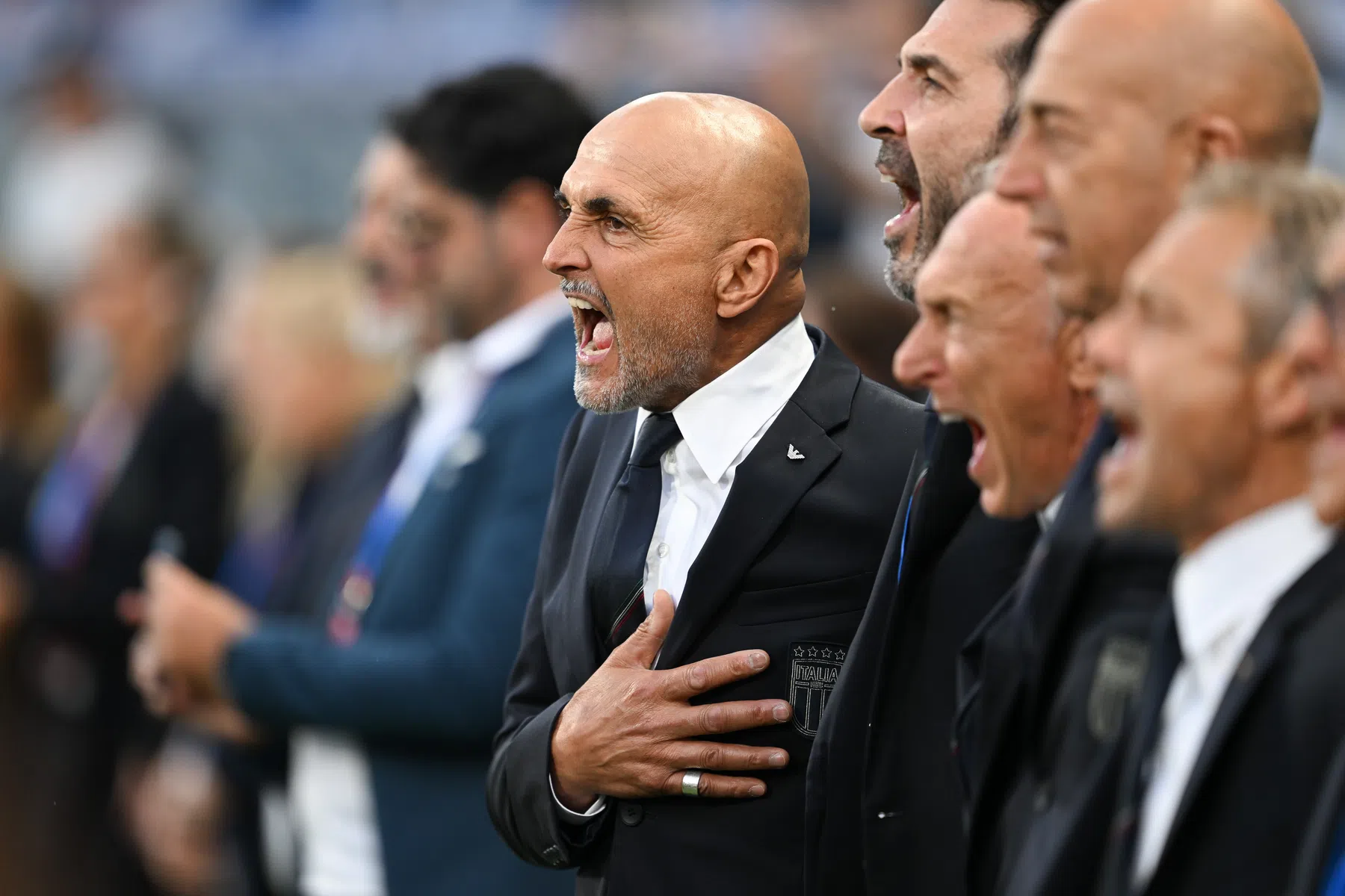 Uitgejouwde Spalletti neemt met eenvoudige zege afscheid van Azzurri