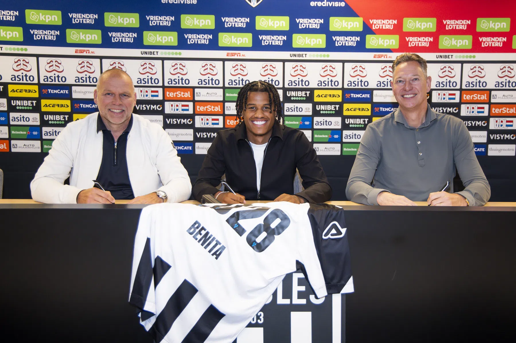 Heracles neemt Benita definitief over van Feyenoord