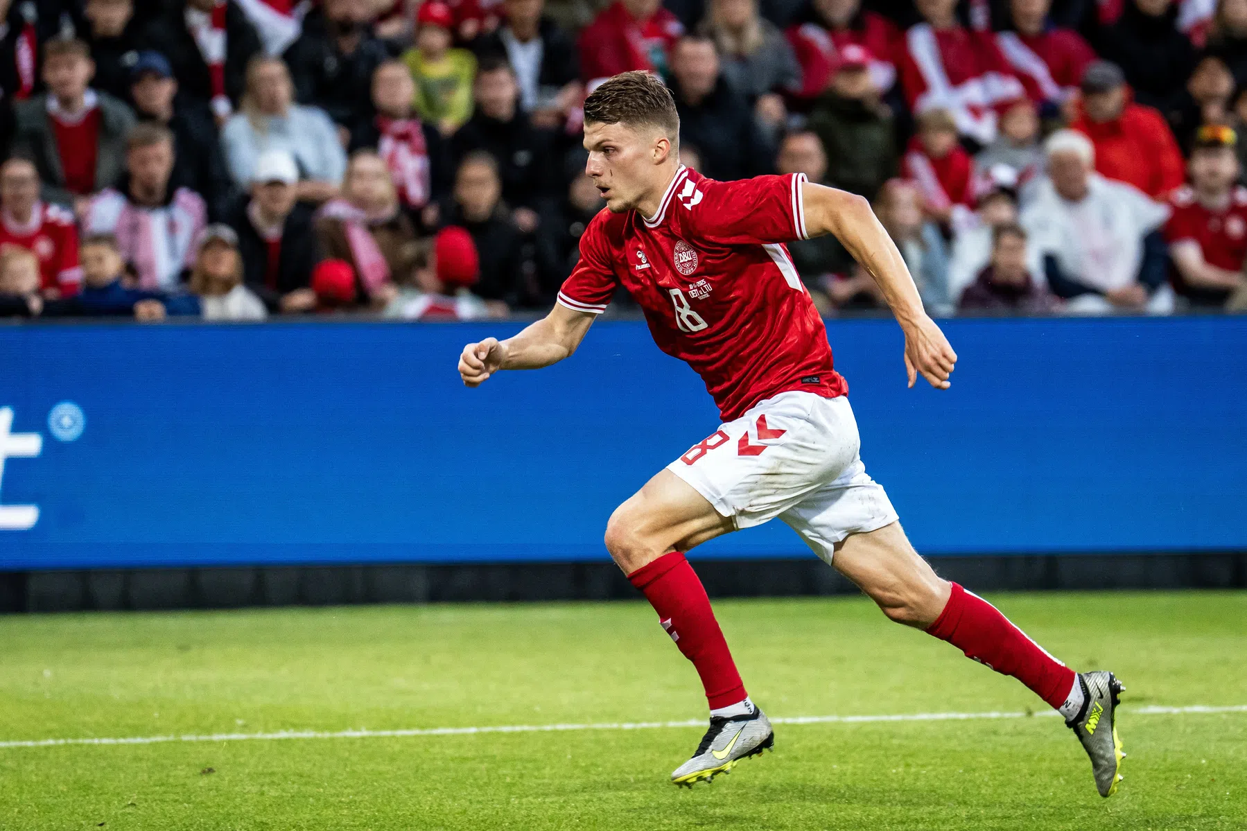 Gaaei zet met assist magistrale comeback Jong Denemarken in