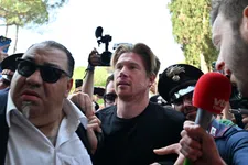 Thumbnail for article: 'God is neergestreken, De Bruyne grootste naam bij Napoli sinds Maradona'