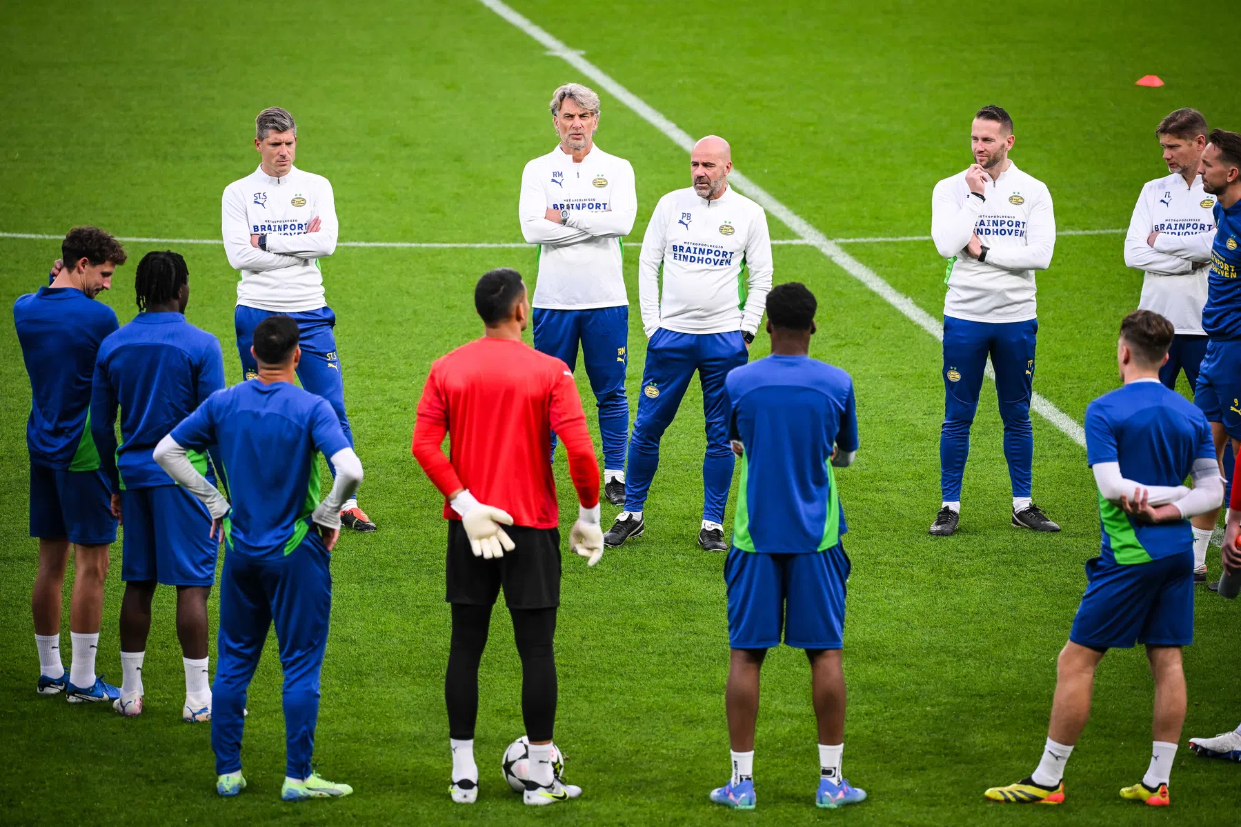 'Het percentage zelf opgeleide spelers moet omhoog bij PSV'