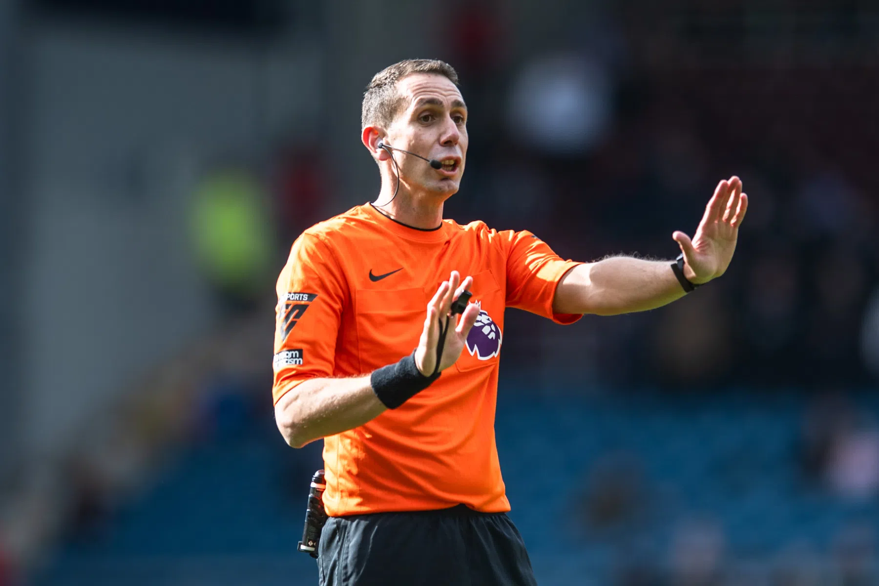 Coote moet vrezen voor sanctie: FA klaagt ontslagen arbiter officieel aan 