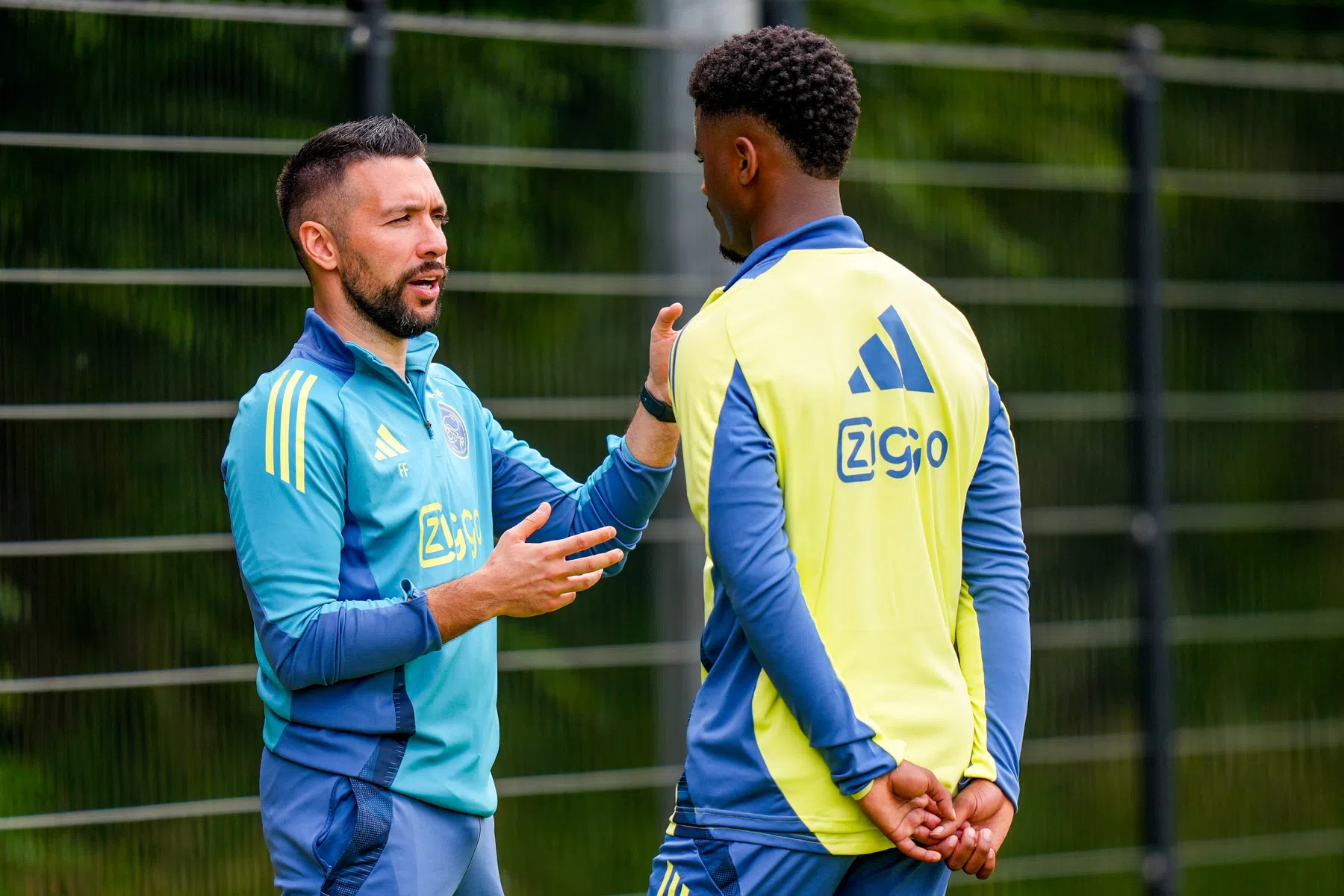 Farioli looft Ajacied: 'Voor mij basisspeler Nederlands elftal'
