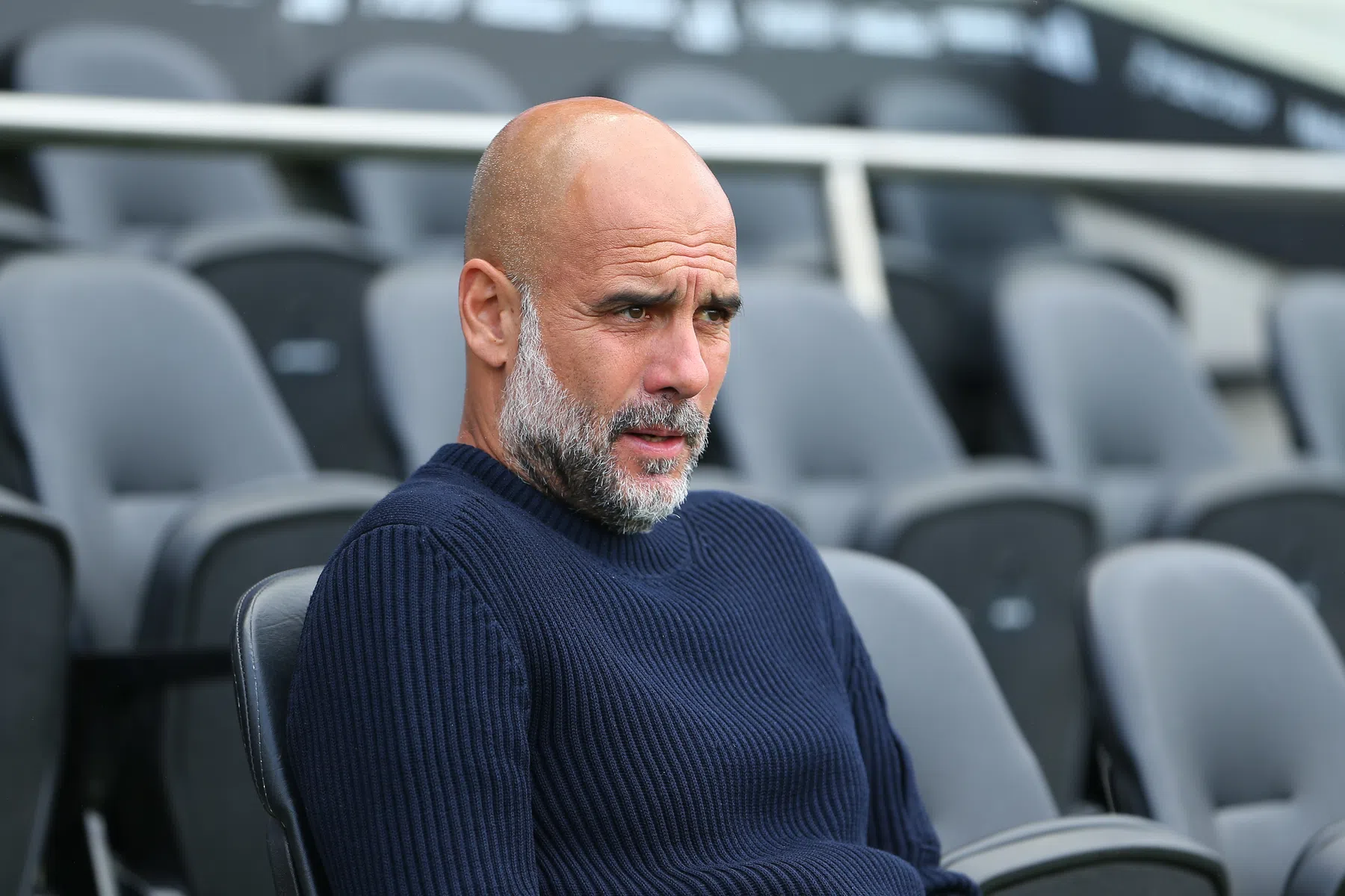 Guardiola eerlijk over toekomst Grealish bij City en wijst nieuwe aanvoerder aan
