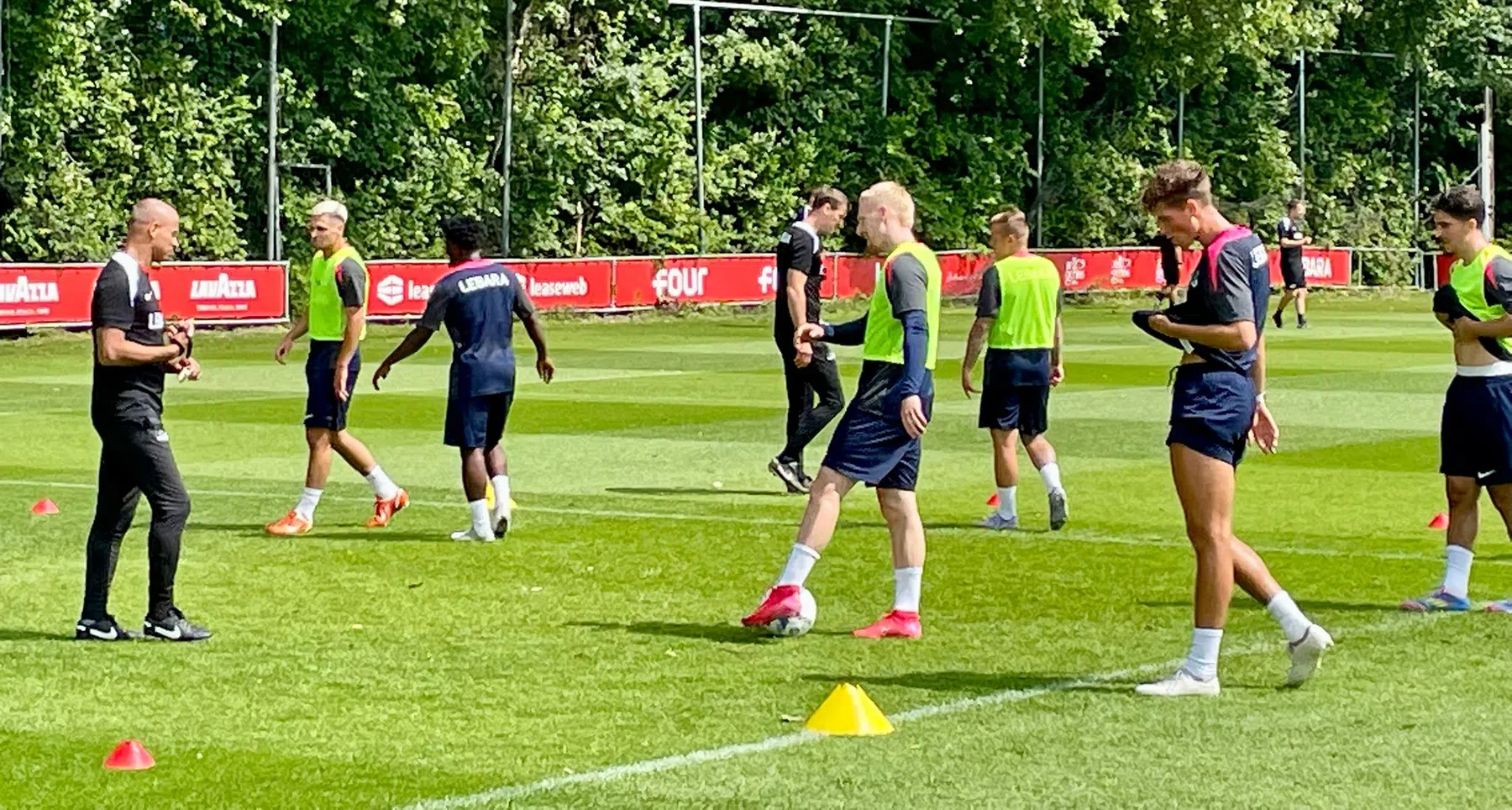 AZ ondanks tien afwezigen al begonnen aan eerste training