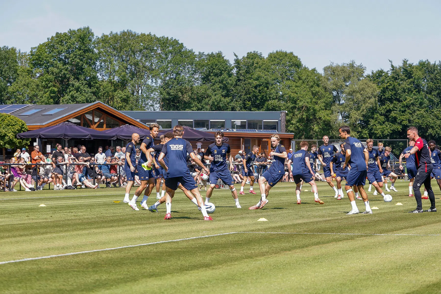 Koeien, ijsjes en 'meneer de trainer': Go Ahead begint aan Europees seizoen