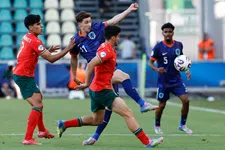 Thumbnail for article: Felle kritiek op Van Bommel na rode kaart: 'Hij moet echt gaan uitkijken'