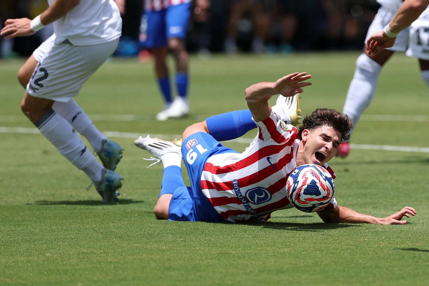 Atlético ondanks zege op Botafogo klaar op WK clubs, PSG wint groep