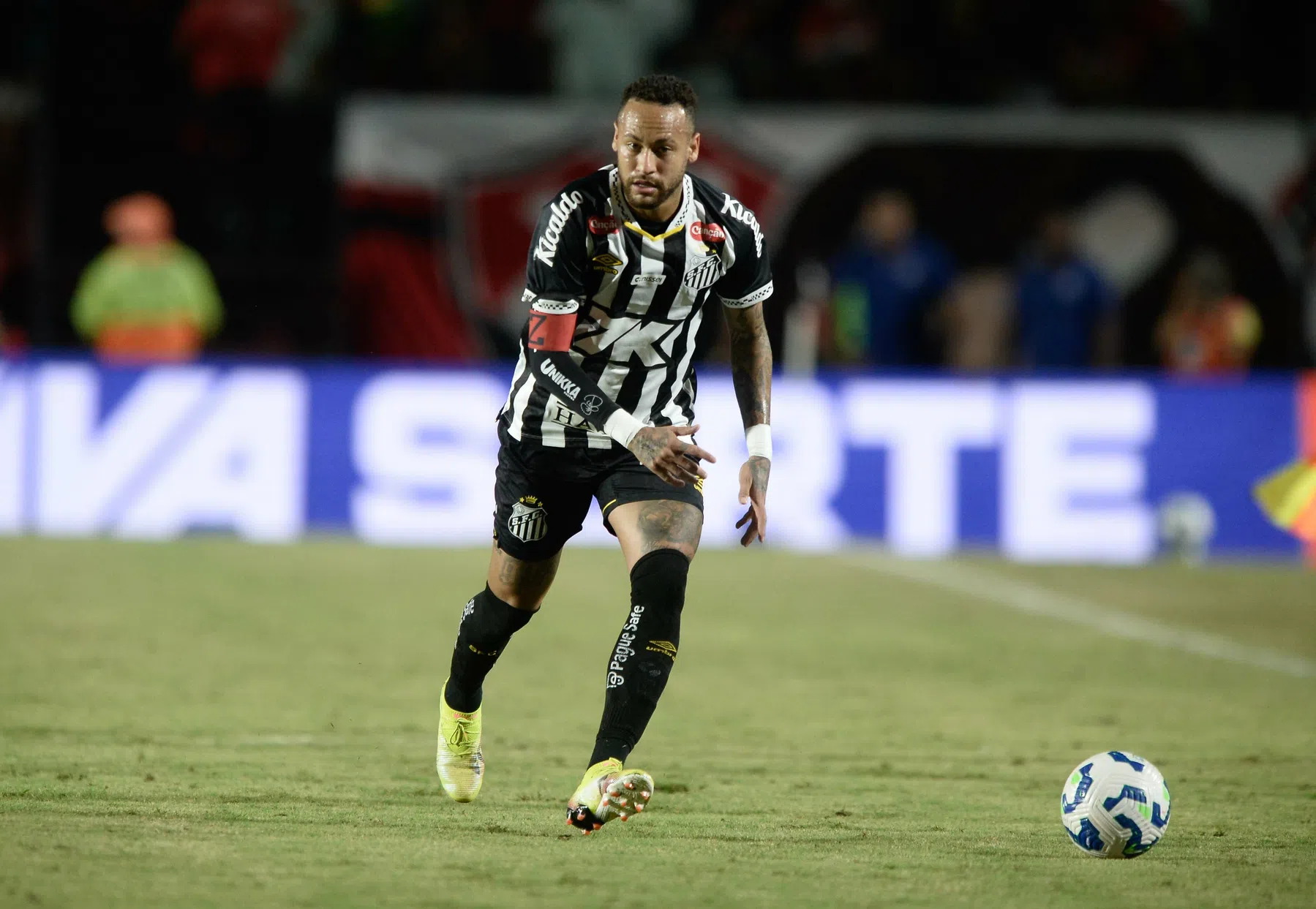 Neymar verbindt zijn toekomst aan Santos