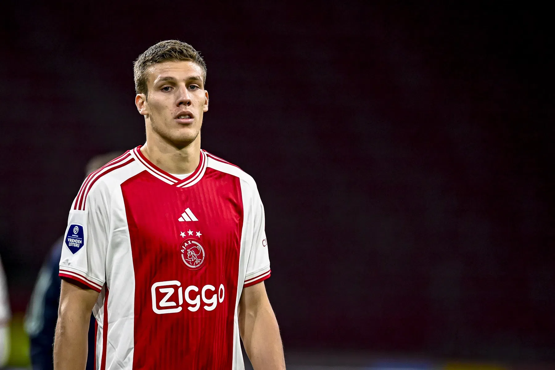 Ajax zwaait Medic uit