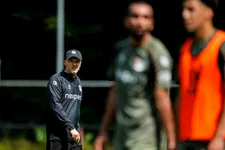 Thumbnail for article: Dick Schreuder kijkt anders naar de poppetjes bij NEC