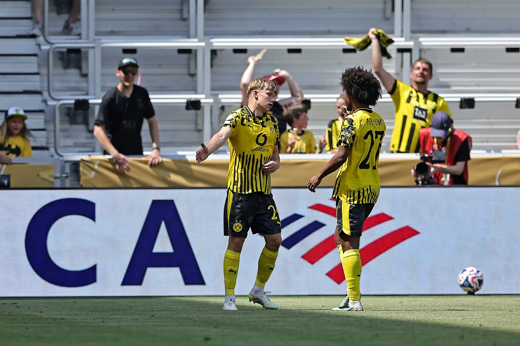 Dortmund als groepswinnaar naar achtste finale, Zuid-Afrikanen grijpen net mis
