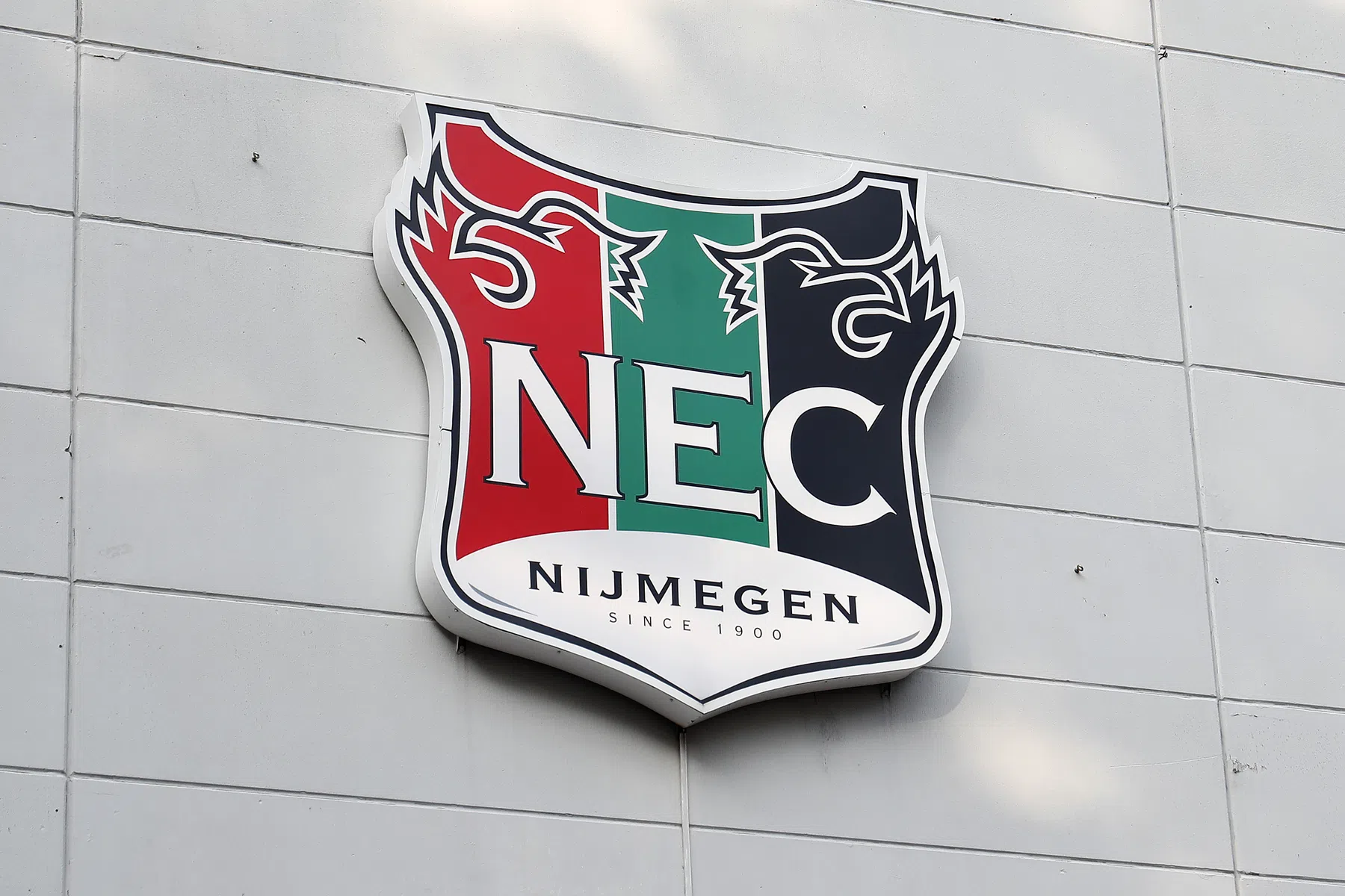 NEC lanceert liefst zes shirts voor jubileumseizoen