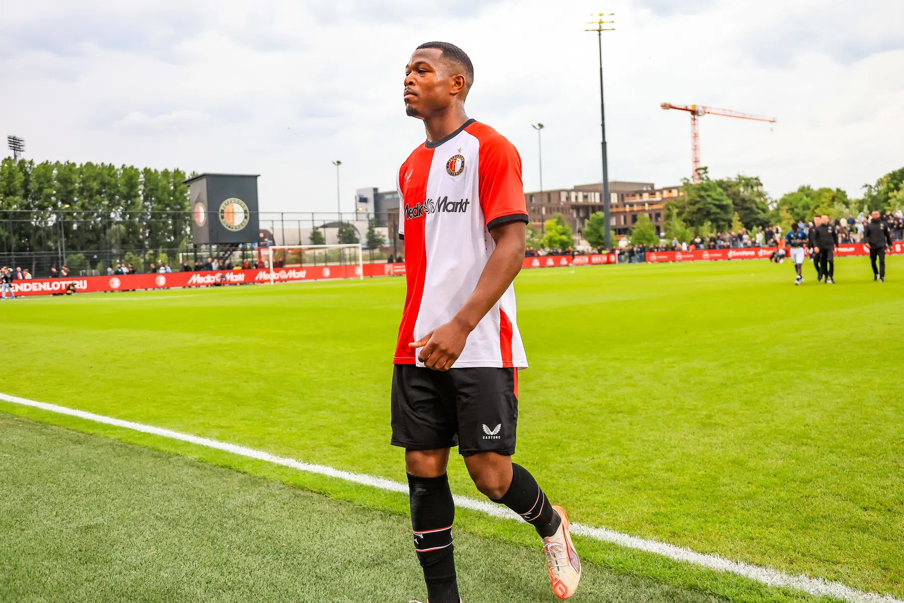 Europees kampioen Redmond neemt afscheid van Feyenoord