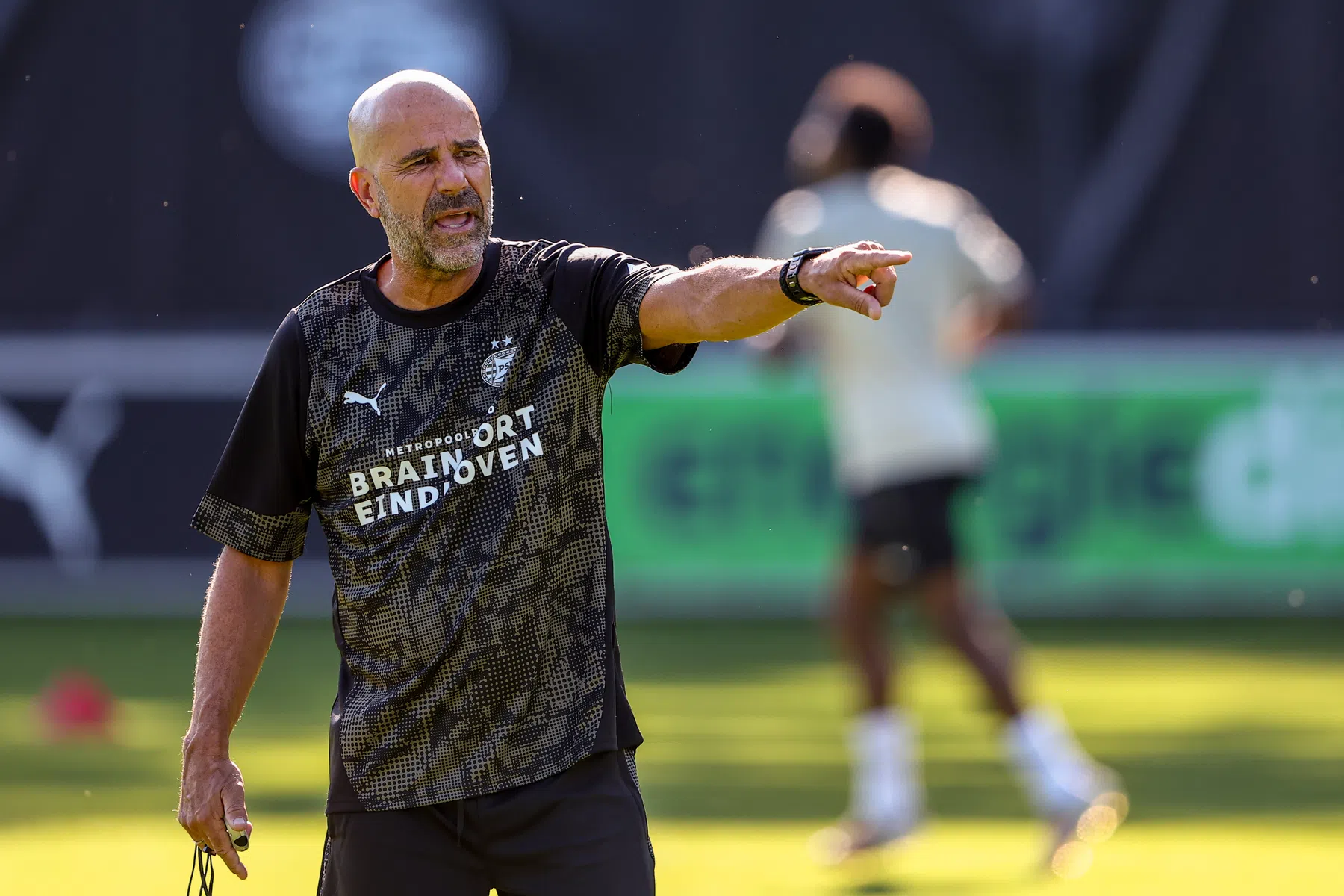 Bosz op zoek naar nieuwe assistent bij PSV: 'Wij moeten aangevuld worden'