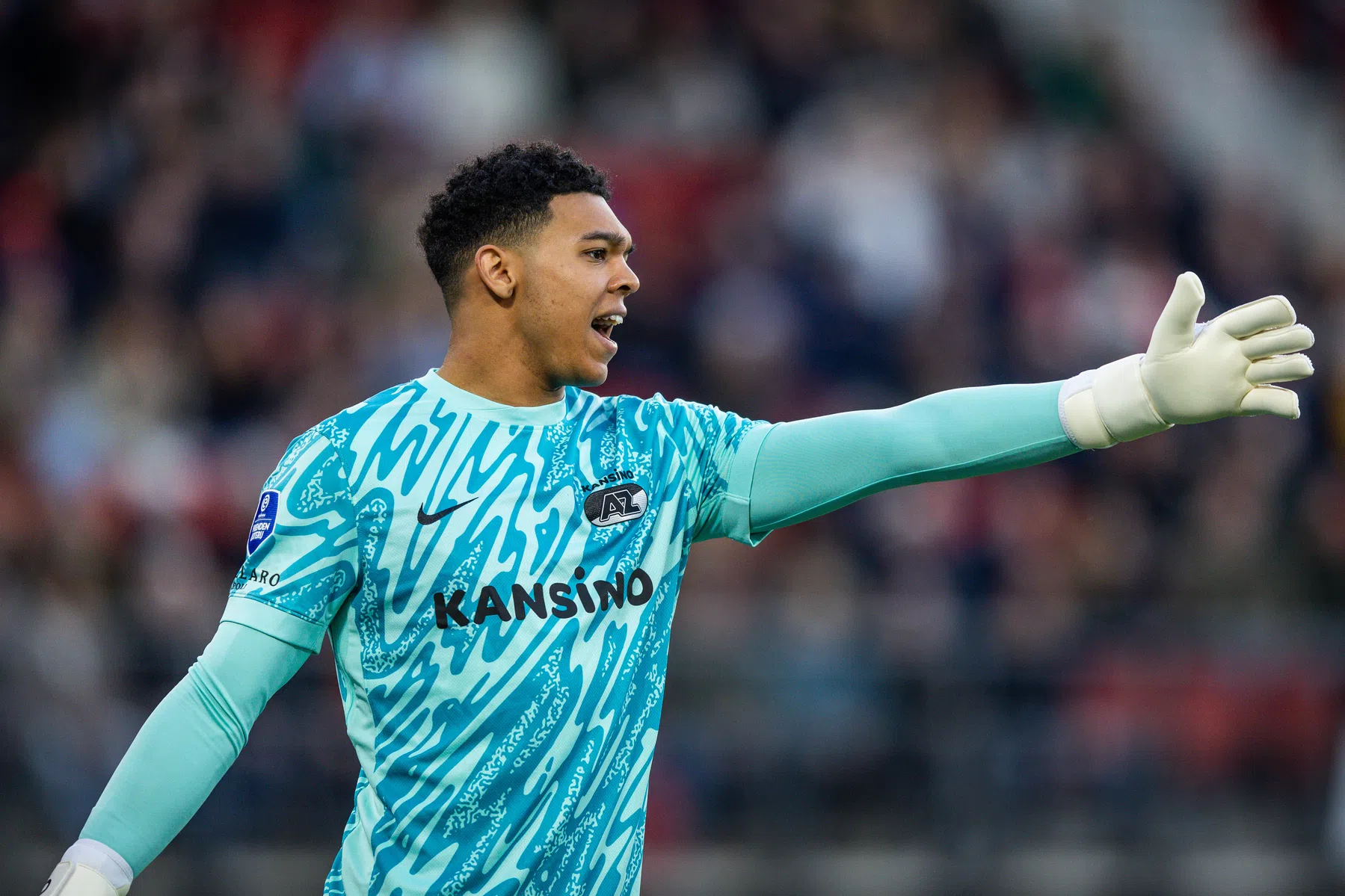 Owusu-Oduro verlengt contract bij AZ: 'Nu met veel meer lef gaan keepen'