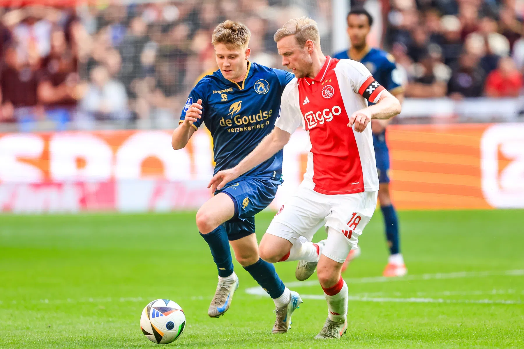 Ajax verkoopt Hlynsson aan FC Twente