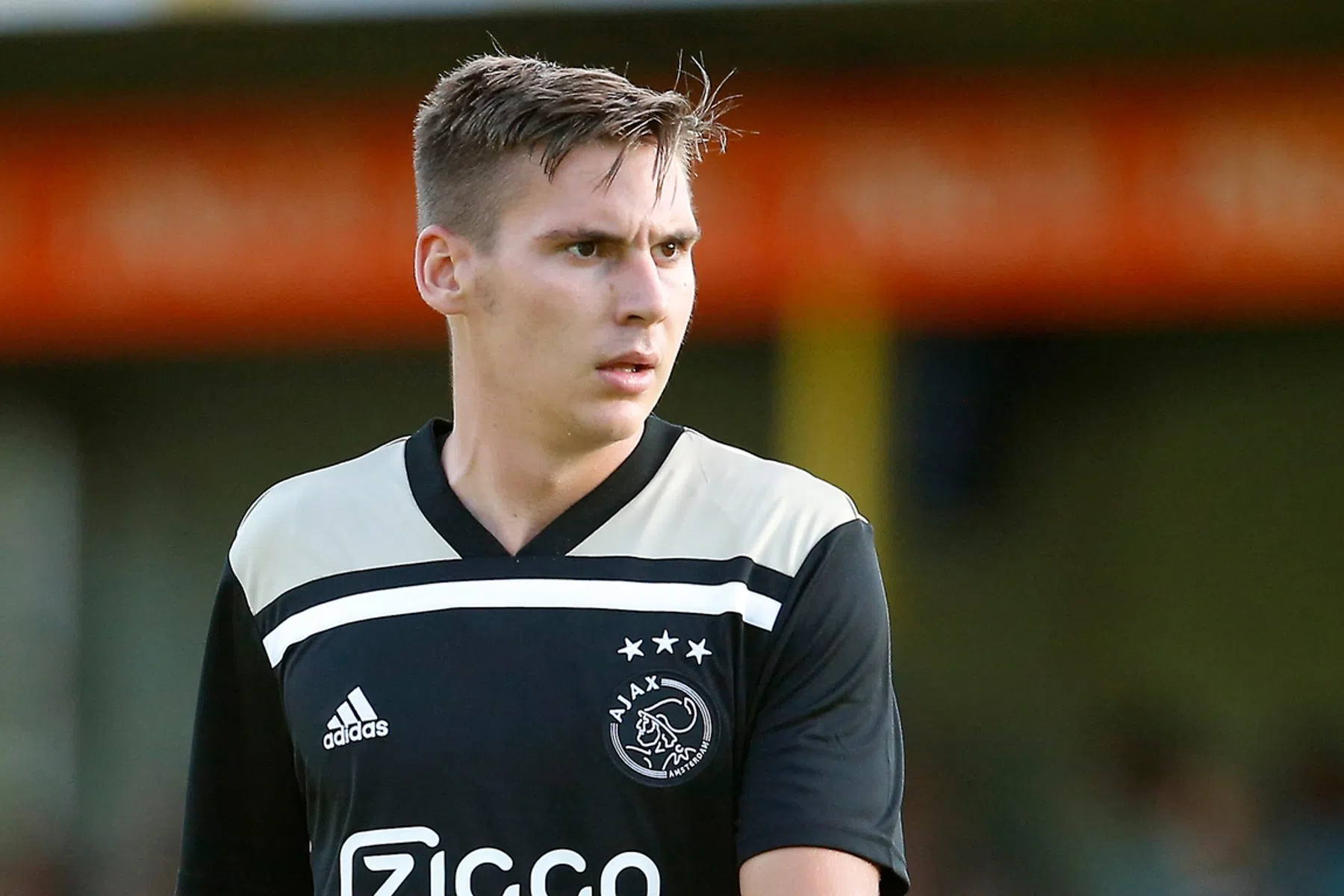 Voormalig Ajacied Wöber verruilt Premier League voor Bundesliga