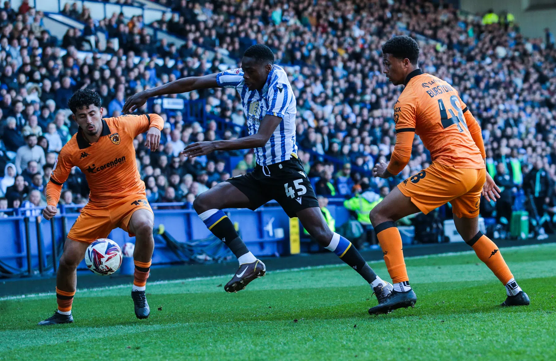 Voetbalbolwerken in zwaar weer: tweede transferverbod in Championship